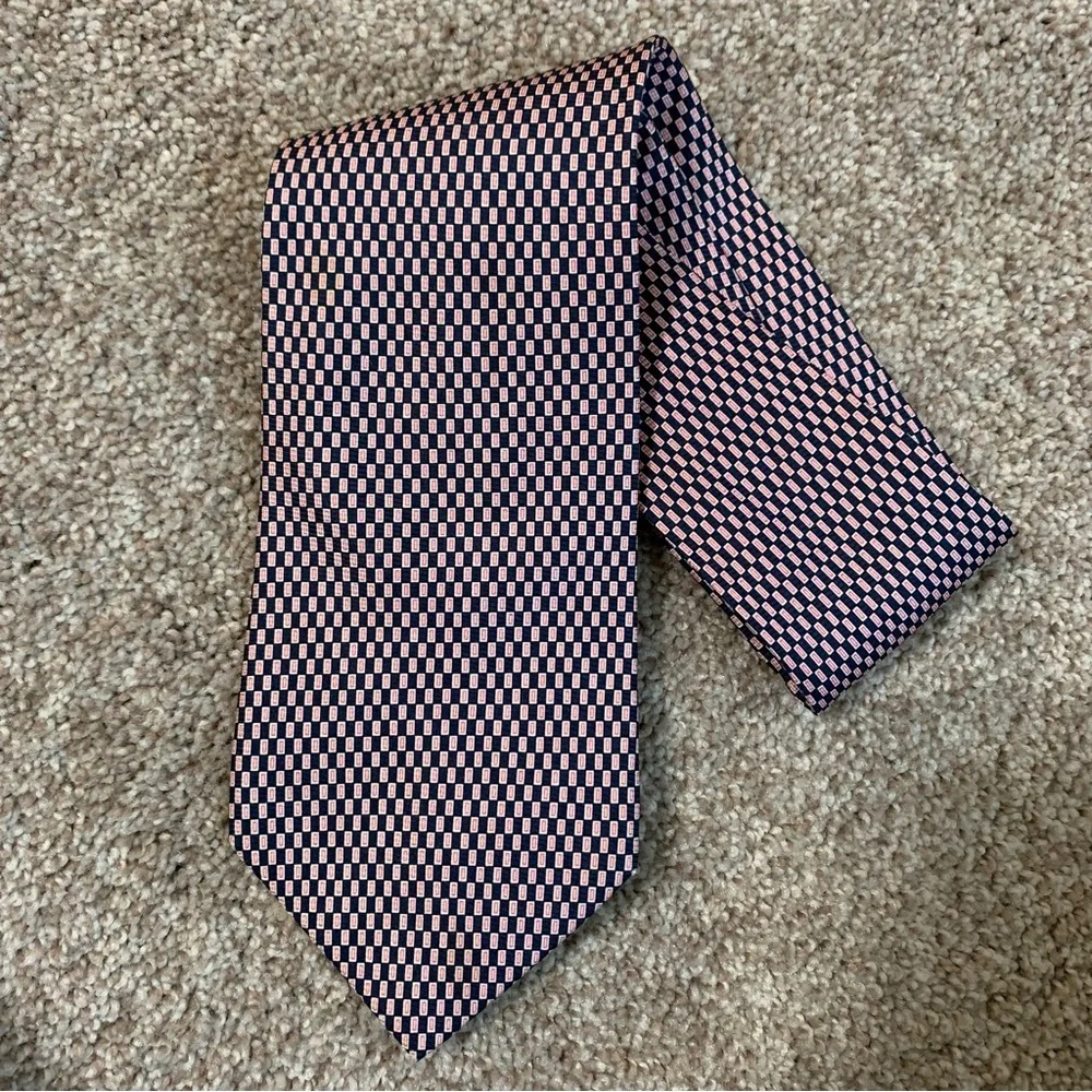 Brooks Brothers Makers Men’s Tie Navy Pink Checkered Geometric 100% Silk USA